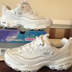 Sketchers D’Lites Sneakers NWT